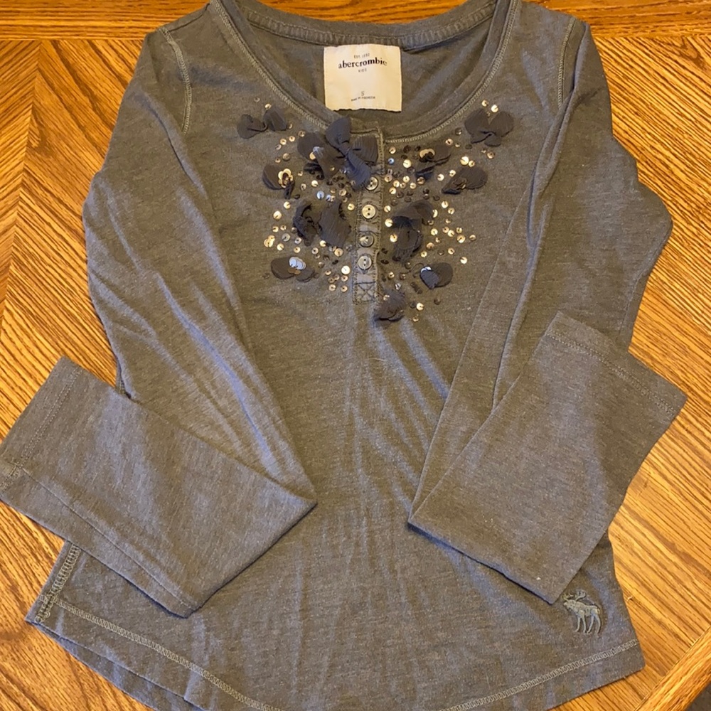 Women’s size small top